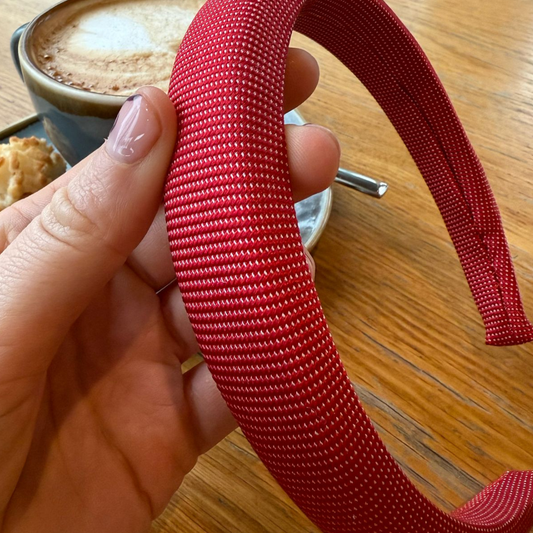 Tie-red mini dots